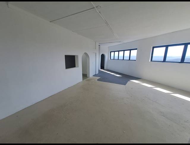 210M² BUSINESS CENTRE TO LET IN SUNNINGDALE
